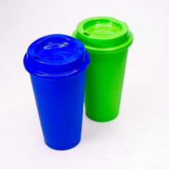Obraz premium Vasos de color verde y azul