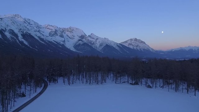 Descending on meadow, view to Mieminger Mountains, Bavaria