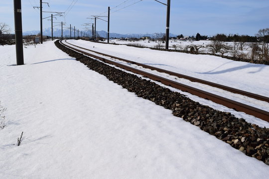 雪国の鉄道線路