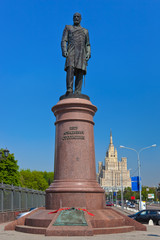 Fototapeta na wymiar Statue of Stolypin near White House in Moscow Russia