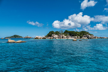 Fototapeta premium Stunning tropical beach on Coco island at Seychelles