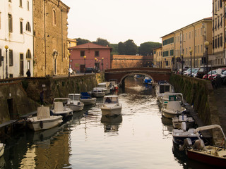 Italia, Toscana, la città di Livorno. lI canale nel quartiere Venezia.