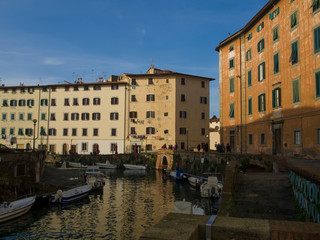 Fototapeta na wymiar Italia, Toscana, la città di Livorno. lI canale nel quartiere Venezia.