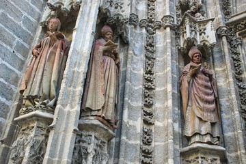 Esculturas puerta del Príncipe en Catedral de Sevilla