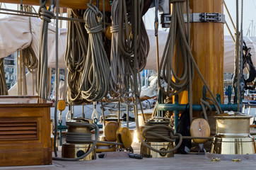 éléments et corde de voilier et bateau