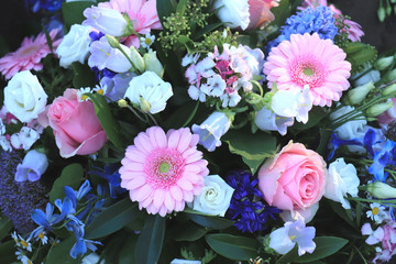 Wedding flowers in pink and blue