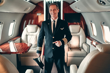 Pilot in private aircraft