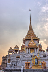 Fototapeta premium Tempel im Abendrot in Thailand