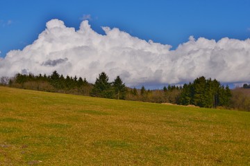 Obraz premium landscape with hills and clouds