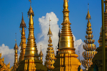 Fototapeta premium Golden stupas of the pagoda