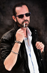 hombre maduro sin complejos