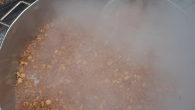 Traditional Spanish food from the 50s of the peasants. It's called Migas.