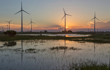 wind turbines at sunset / EÓLICA NOVA TRAMANDAÍ RIO GRANDE DO SUL © Galileu