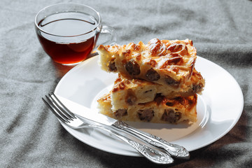 Meat pie with cheese