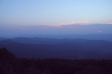 Fototapeta na wymiar Clouds and haze over the Blue Ridge Mountains / Appalachian Mountains in Shenandoah National Park