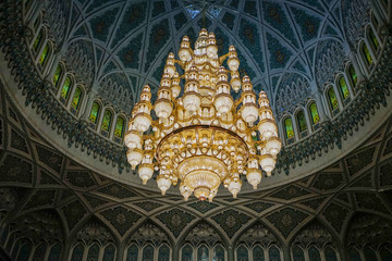 Fototapeta na wymiar ceiling of the mosque in Muscat turkey