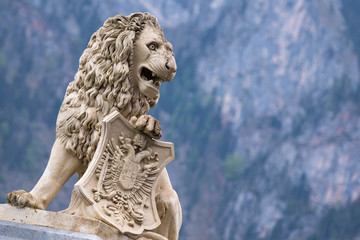 Das Löwen-Denkmal in Traunkirchen, Salzkammergut (Oberösterreich, Österreich) - The Lion...