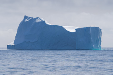 Fototapeta na wymiar Ice berg in the Southern Ocean