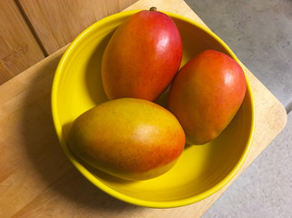 Mangoes in bowl 1