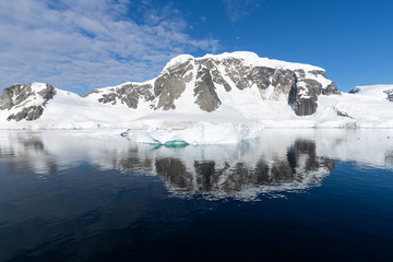 Fototapeta na wymiar Sunrise Landscape in Antarctica
