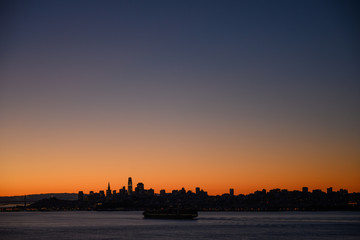 Fototapeta premium Sunrise Over San Francisco Bay