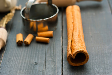 Dessert spices on black