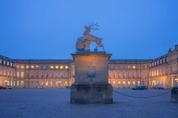 Hirsch Statue am Schlossplatz in Stuttgart © Kneup