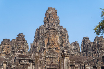 Fototapeta na wymiar Die Tempelanlage Bayon in Kambodscha mit ihren Gesichtertürmen
