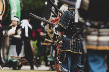 火縄銃を持った鎧武者