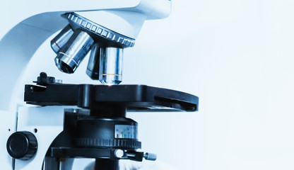 An optical microscope objective lens 