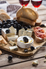 bread with cheese and grapes