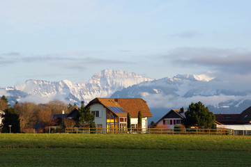 Demeure face aux Alpes