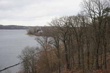 Blick von Nikolskoe über die Havel mit Pfaueninsel