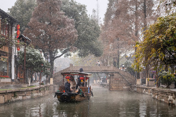Obraz premium Snowfall in an ancient chinese city Zhujiajiao, Shangha, China
