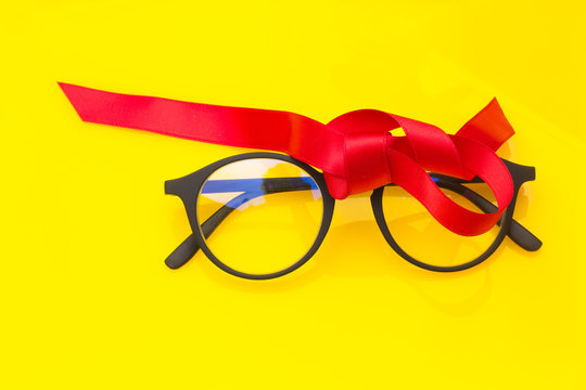 Glasses and lenses to see well