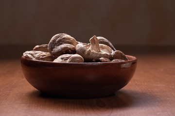 mushrooms and their secrets: how to recognize them and discover their qualities