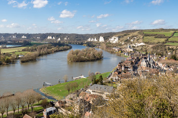 Les Andelys et la Seine