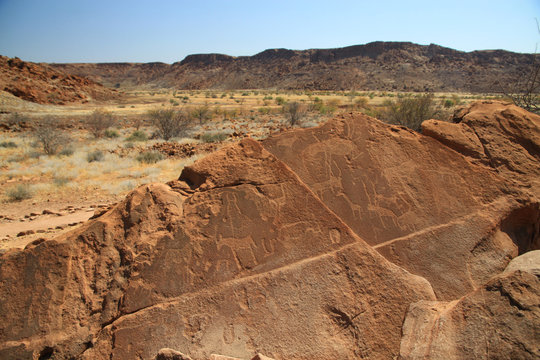 afrykańskie stare rysunki naskalne w namibii