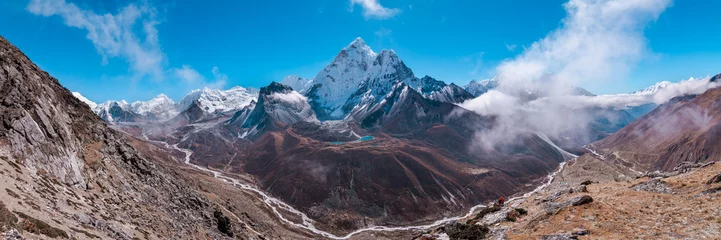 Photo sur Plexiglas Ama Dablam Vue panoramique sur l& 39 Ama Dablam et les montagnes de l& 39 Himalaya depuis le point de vue de Nangkar Tshang, Dingboche, parc national de Sagarmatha, Everest Base Camp 3 Passes Trek, Népal