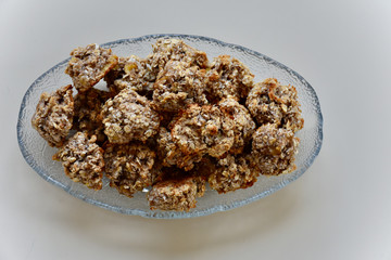  healthy homemade oatmeal cookies with raisins or chocolate