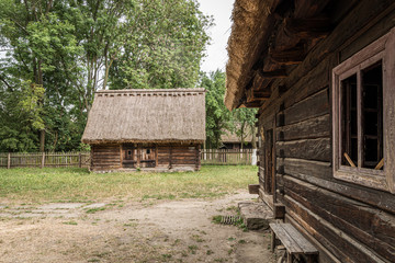 drewniane budownictwo wiejskie w skansenie © Henryk Niestrój