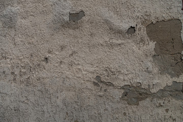 Gebäudeschäden durch Nässe und feuchtigkeit an der Hauswand