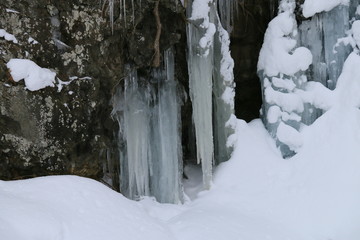 icicles on top of mountain