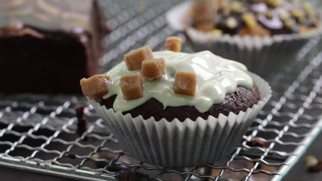 Kuchen garnieren garnishing cake