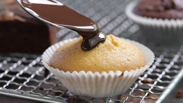 Kuchen garnieren garnishing cake