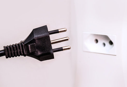 Brazilian plug, New standard of Brazilian plug, NBR 14136 is the official plug standard in Brazil. Three-pin socket with ground conductor.