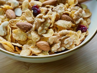 아침식사, 씨리얼과 견과류