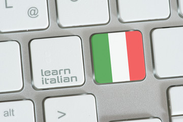 Ein Computer und Tasten für Italienisch Lernen