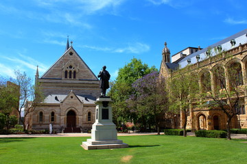 Fototapeta na wymiar University of Adelaide Building