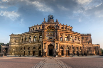 Fototapeta na wymiar Semperoper House at Dresden, Germany